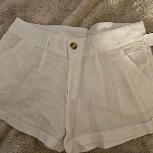 533 Women's White Shorts